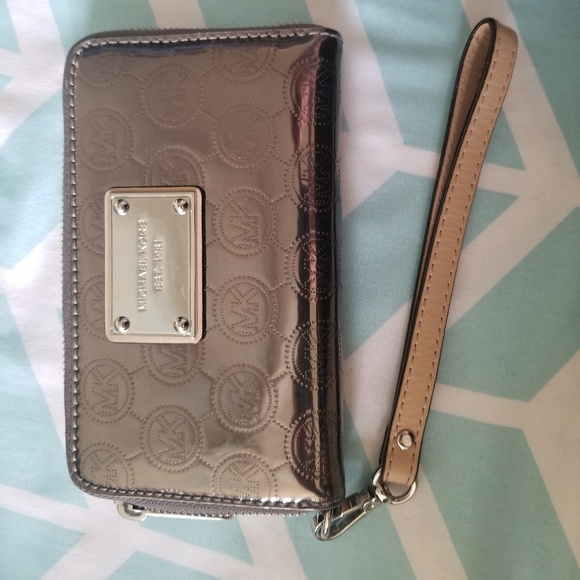 EUC Michael Kors Jet Set Tote Metallic Gunmetal - Picture 7 of 8